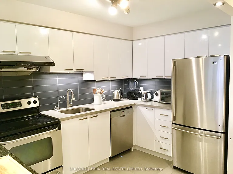1849 Davenport Rd — Photo 4