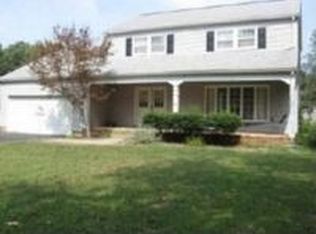 1216 Hummingbird Ct, Carterville, IL 62918