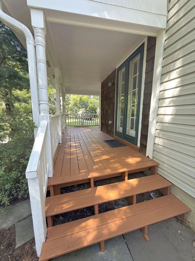 Charming 2 Bed 1.5 Bath Home For Rent In Round Hill — Photo 2