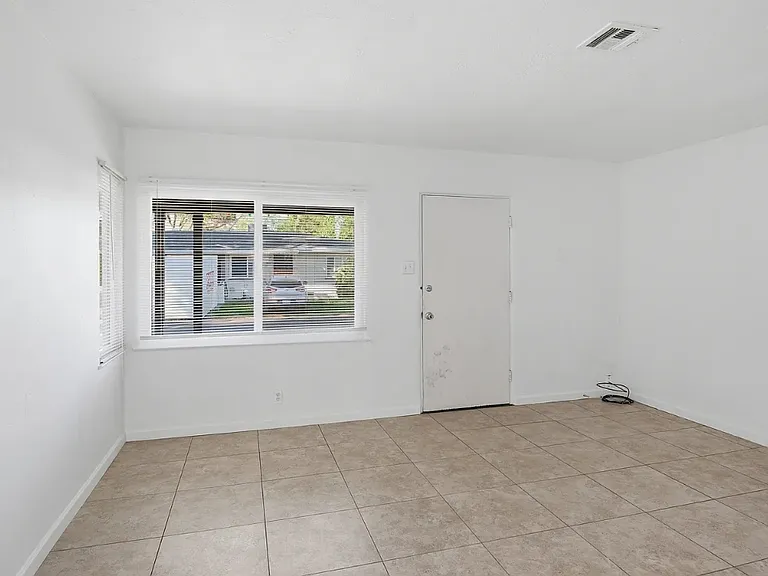 1104 Blair Ave — Photo 3
