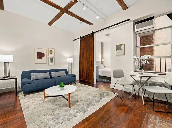 242 W 4th St APT 2B, Manhattan, NY 10014