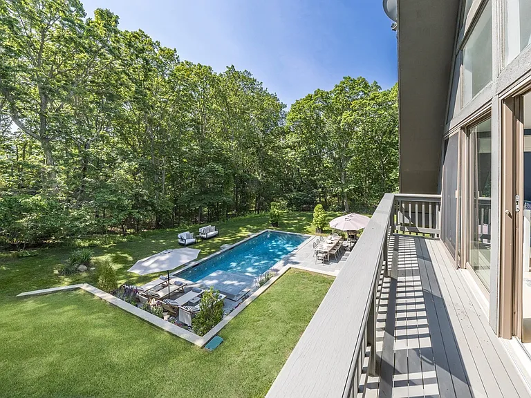 6 Laurel Dr — Photo 2