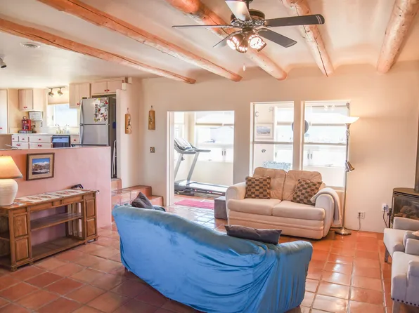 12 Evergreen Rd, Questa, NM 87556