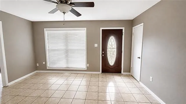 3 bed, 2.0 bath, 1565 sqft, $1,675 — Photo 2