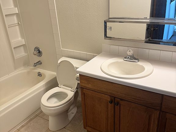 4th image of 4452 Almira Dr