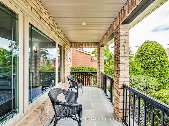 3rd image of 35 Mackay Dr