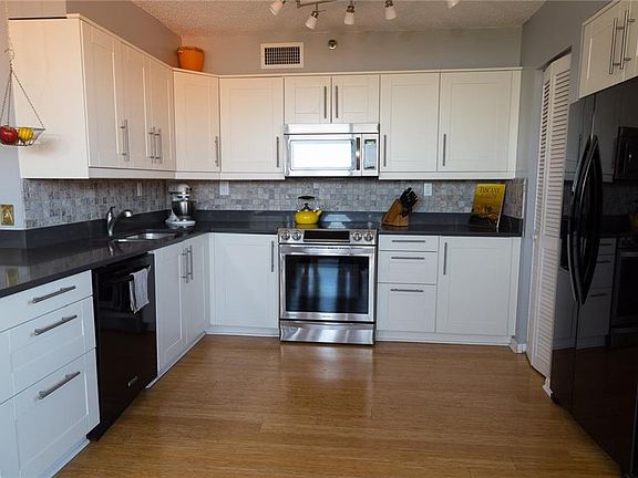 4th image of 6294 Bahia Del Mar Cir APT 301