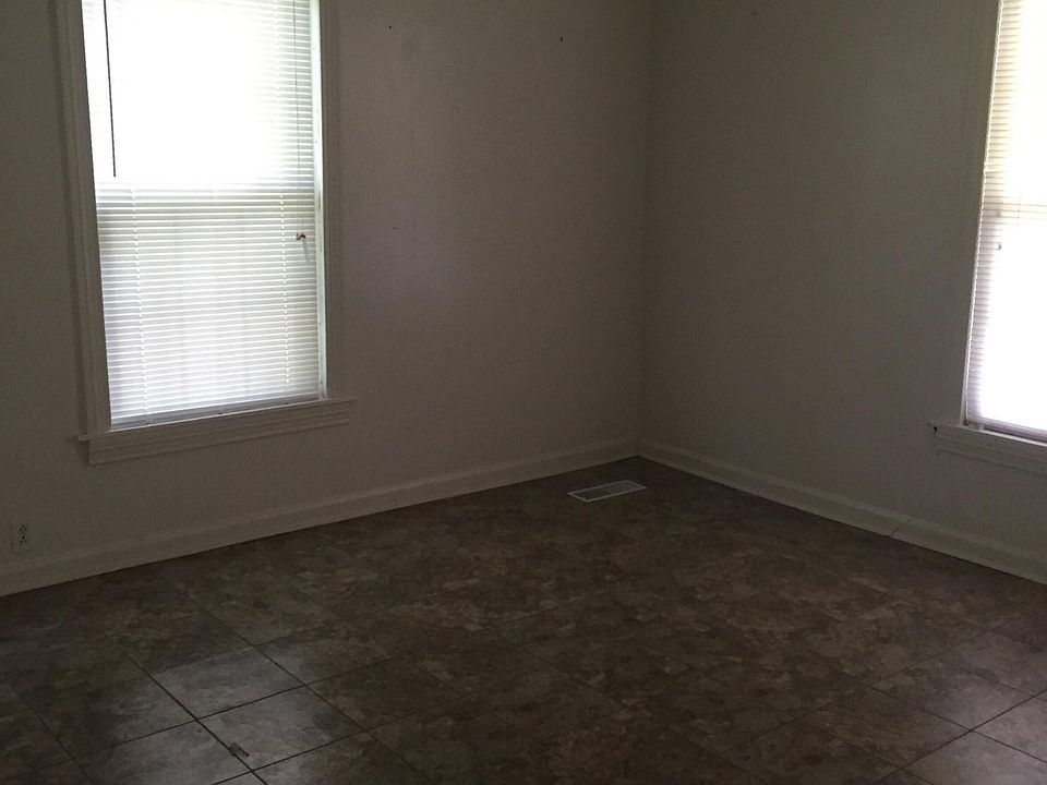 2nd image of 1391 Beech Springs Rd