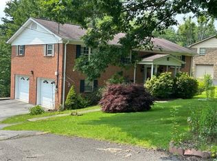 369 Old Mill Rd, Beckley, WV 25801