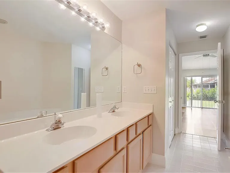 13284 Majestic Pine Ct — Photo 18