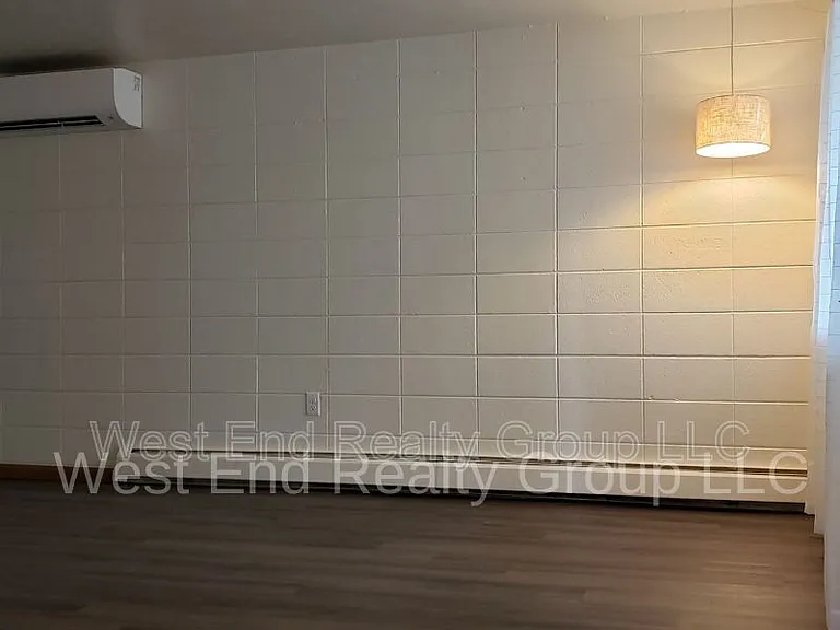 352 W 5th St — Photo 12