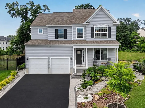 18 Quaker Ct, Hainesport, NJ 08036