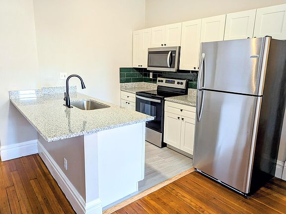 3rd image of 2920 Wyoming St #1F