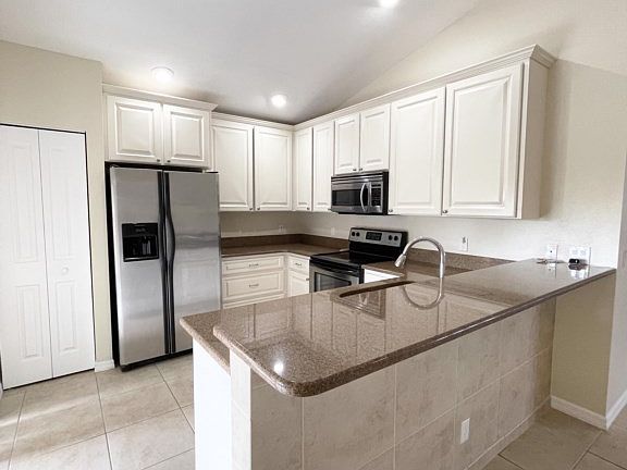 4th image of 225 Rotonda Blvd W #A