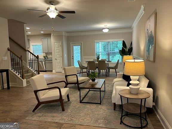 5th image of 859 Crescent Ln