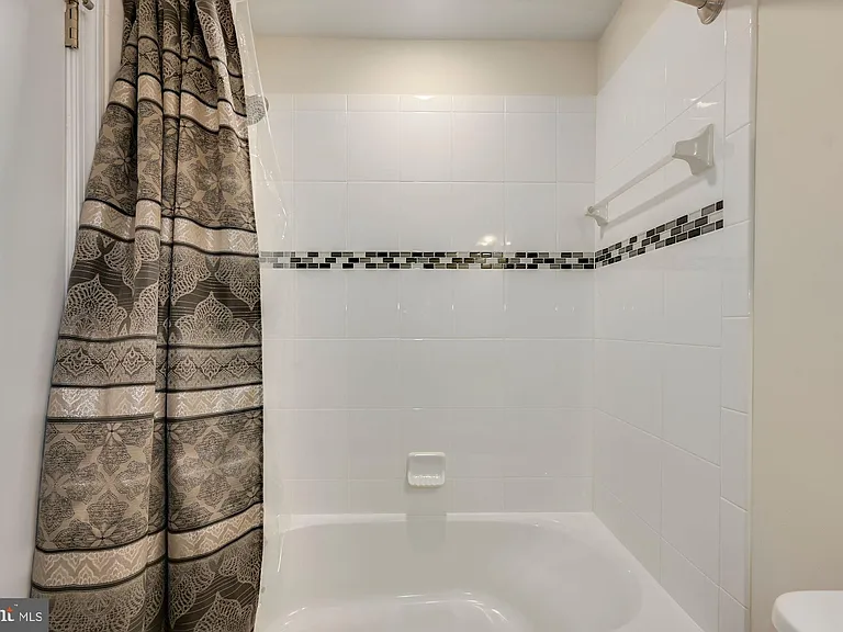 6106 Chronicle St — Photo 27