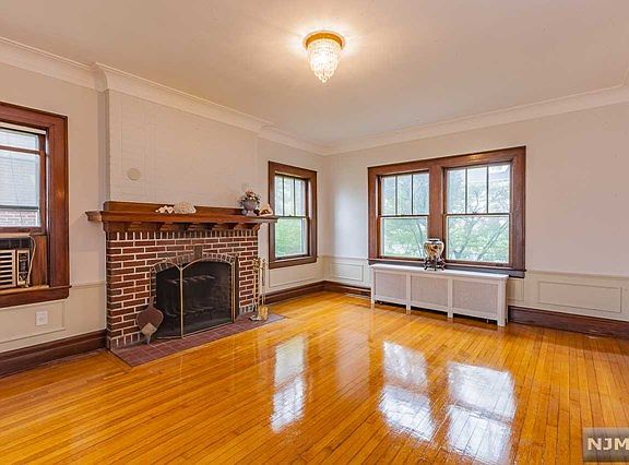 4th image of 440 N Arlington Ave