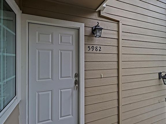 5th image of 5982 Bridgeport Lake Way
