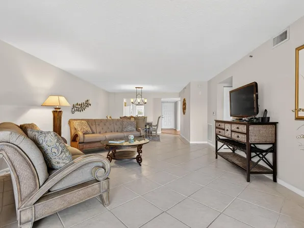 5906 Crystal Shores Drive #404, Boynton Beach, FL 33437