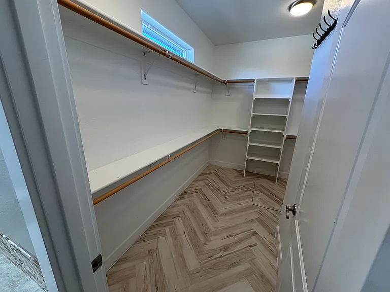 1820 E Madera St — Photo 12