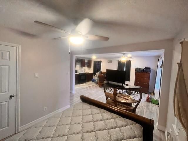 2nd image of 2821 1/2 Eagle Ave