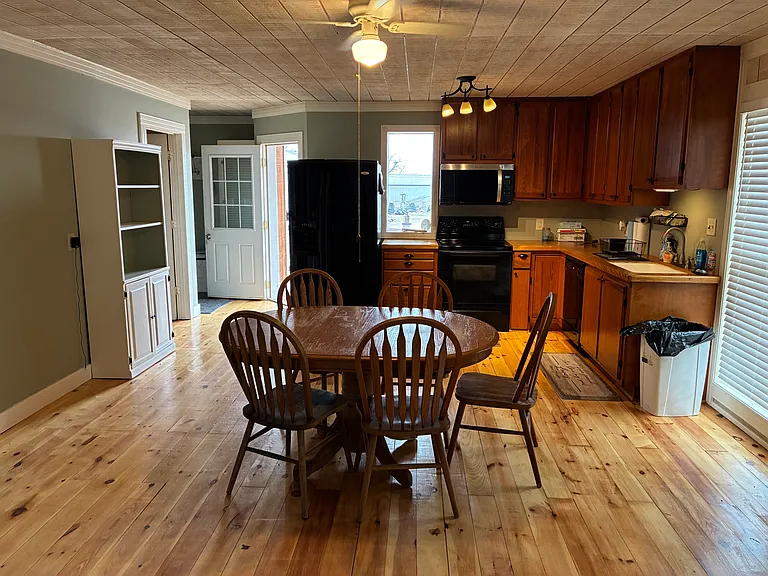 930 State Highway 104 — Photo 4