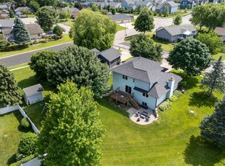 305 Prairie Grass Trl, Deforest, WI 53532