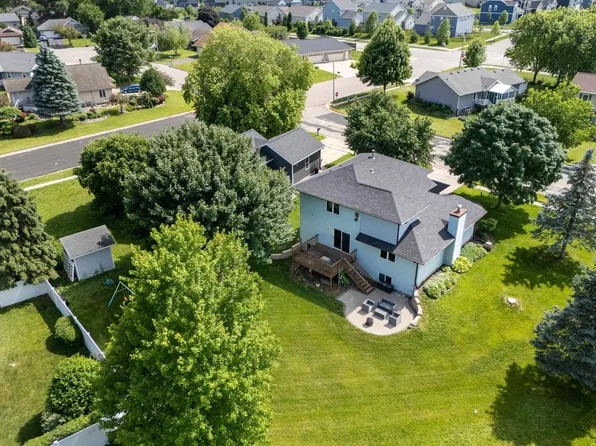 305 Prairie Grass Trl, Deforest, WI 53532