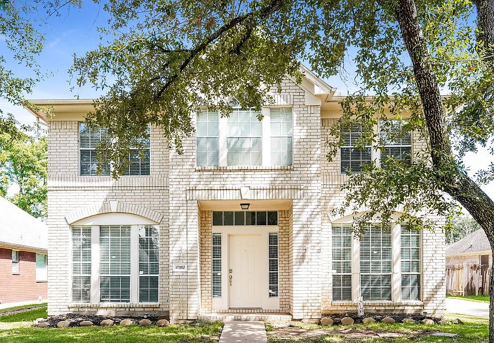 1st image of 17902 Scenic Oaks Dr