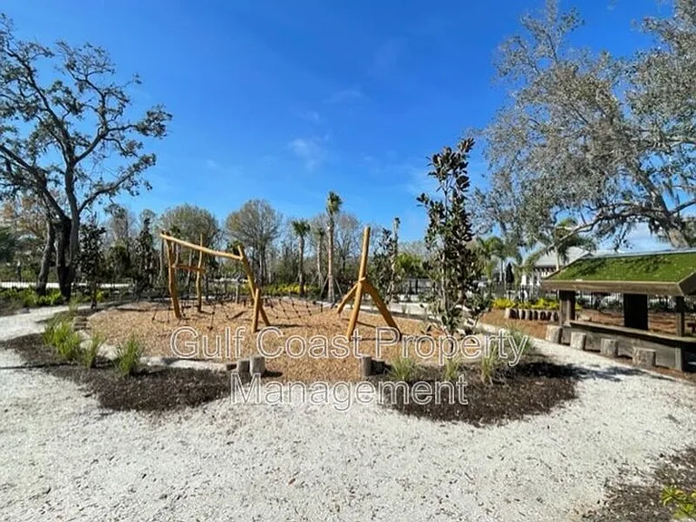 5730 Archipelago St — Photo 28