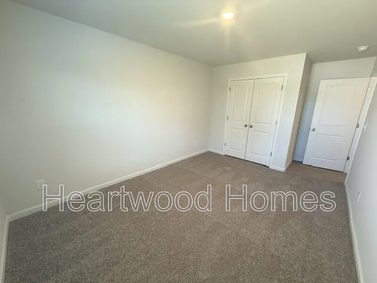 121 Bartlett Dr — Photo 26