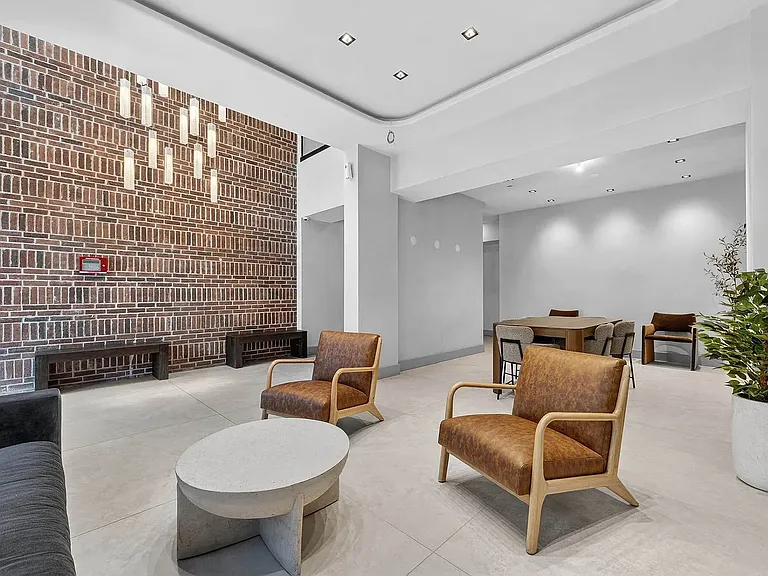 270 Sullivan Pl #3C — Photo 9