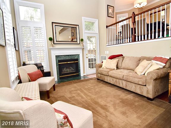 Gas FP w/Marble surround and Plantation Shutters