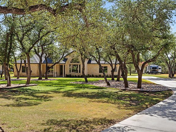 2nd image of 607 Bending Oak Dr