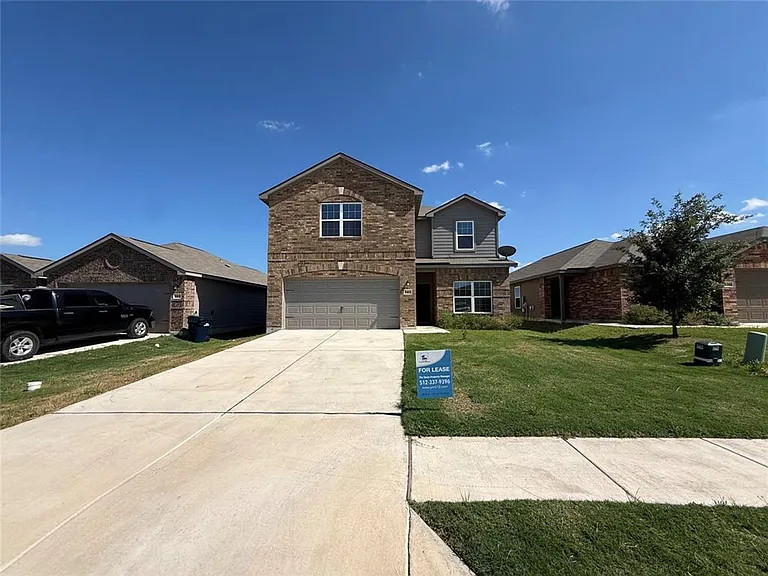 140 Maywood Ln — Photo 2