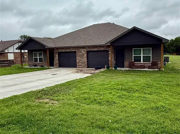 324-326 Vinnedge Ave, Blackwell, OK 74631