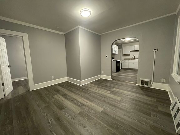 4th image of 23 Laverack Ave #2