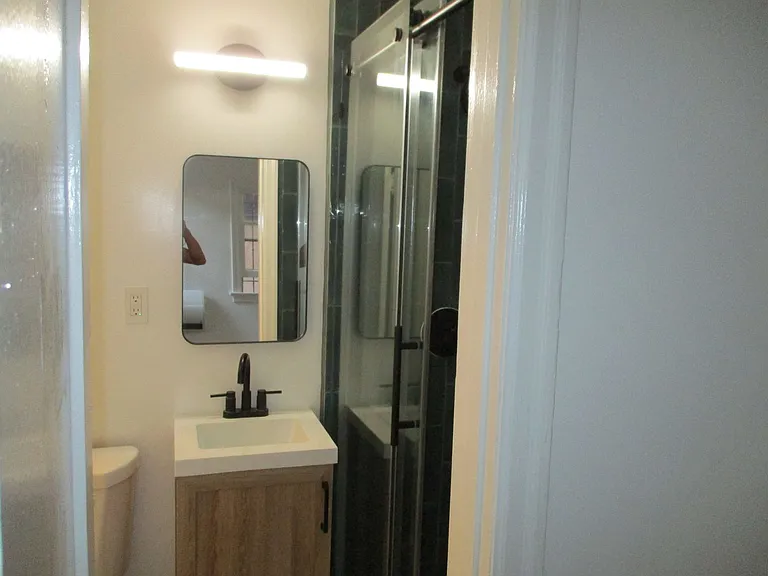 1086 88 Redondo Boulevard 5265 Edgewood Pl — Photo 14