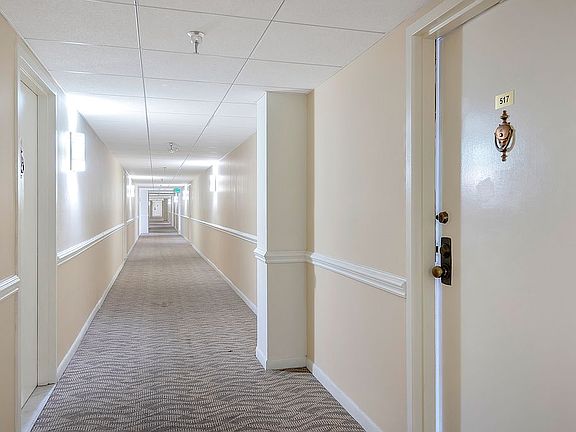 3rd image of 290 174th St APT 517