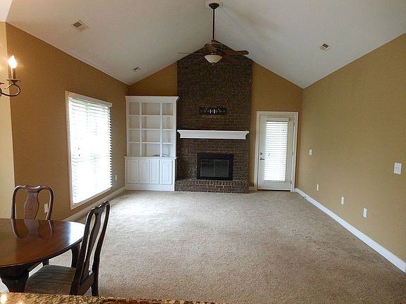 3rd image of 115 Sugartree Ln