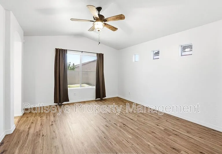 21069 N Jocelyn Ln — Photo 23