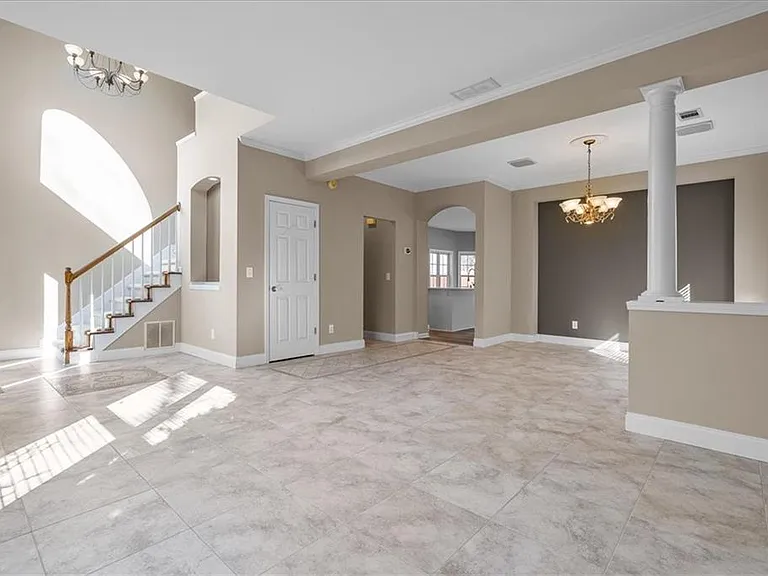 1100 Olde Roswell Grv — Photo 4
