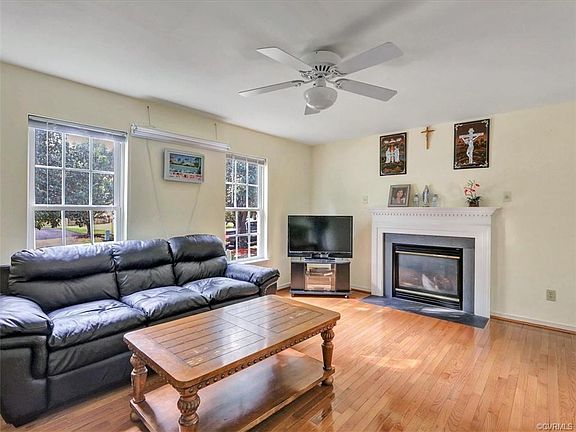 2nd image of 1704 Ashcliff Way