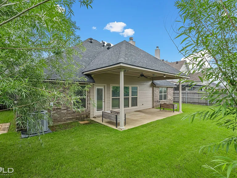 619 Labarre Ln — Photo 34