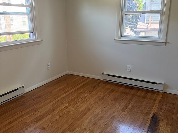 4th image of 92-94 Lawrence St #1