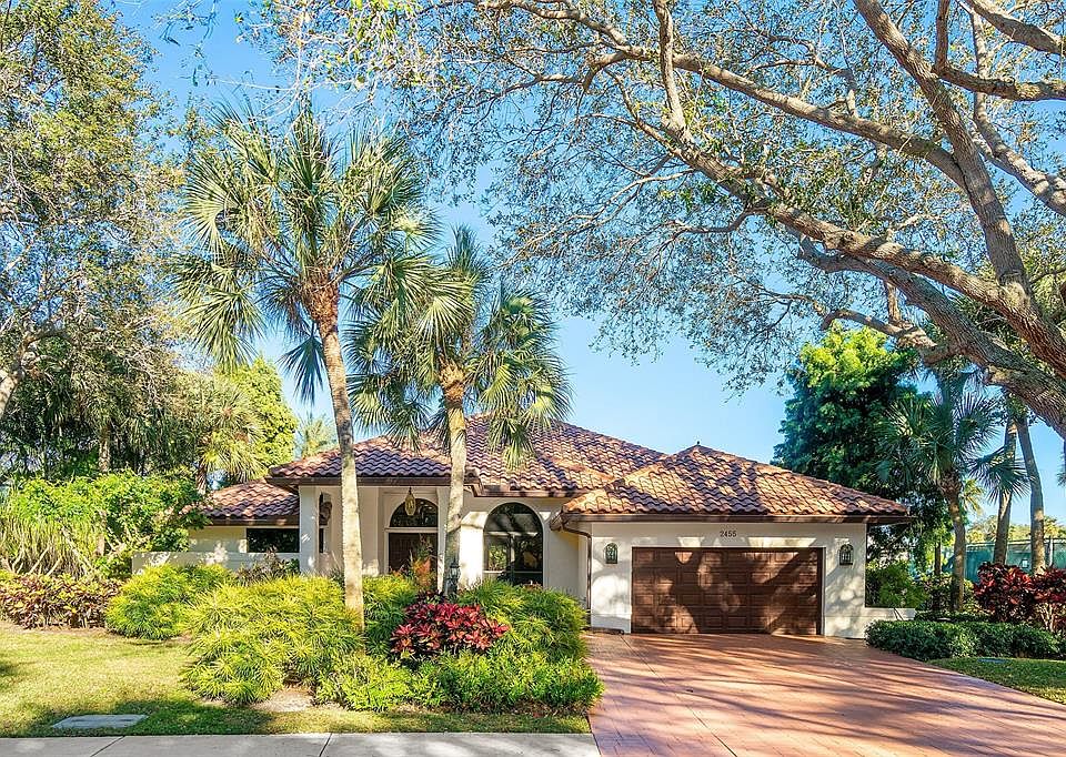 1st image of 2455 Hampton Bridge