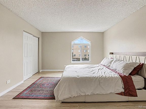 4th image of 3426 S Locust Street #F