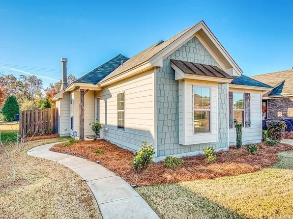 117 Laurel Pl, Deatsville, AL 36022