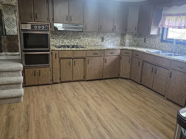 660 Railroad St, Windber, PA 15963