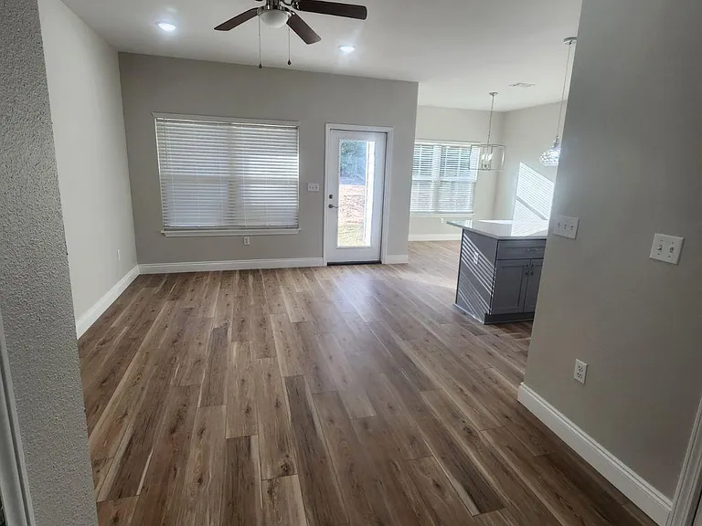 537 N 20th St #32 — Photo 5